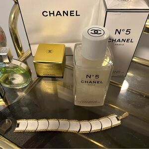 Vintage 80s Butler White and Gold Enamel Link Bracelet